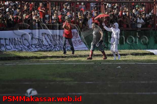 Suporter The Macz Man menanti launching skuat PSM Makassar
