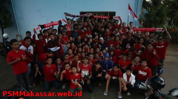 Suporter PSM Makassar Red Gank Junjung Slogan Ewako, Ewaki, Kuewai